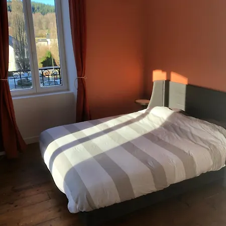 L'hote Des Voyageurs En Pays Limousin 3 Bed & Breakfast Lacelle